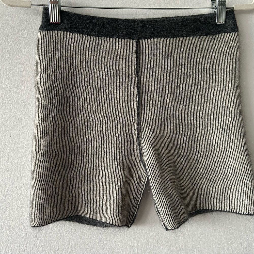 NWT JACQUEMUS Arancia Grey Striped Mohair Wool blend shorts - Picture 6 of 11